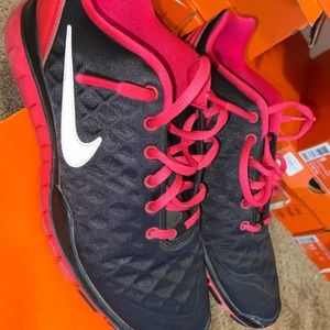 Pink nike free